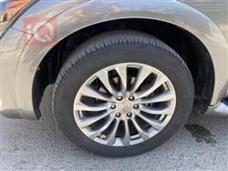 Infiniti QX80